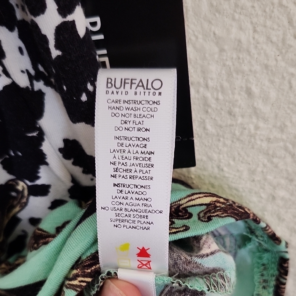 Buffalo David Bitton Graphic Sleeveless Green and Black Tank Top - Picture 5 of 11